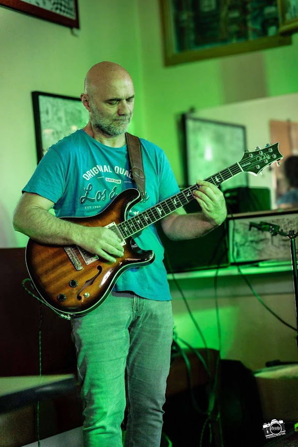 Gilles Bonnet — guitare