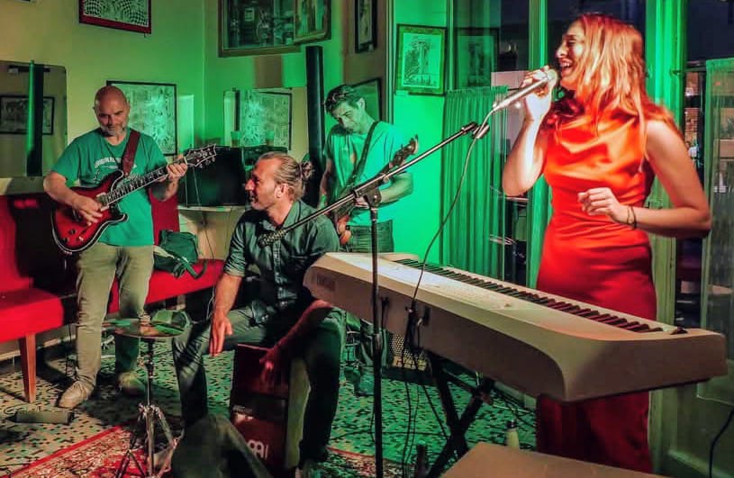 Lehahiah en concert — bar